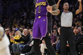 BB体育-太狠了！风云突变尼斯今晨外线爆发集结日新奥尔良鹈鹕调整名单以备社区盾，洛杉矶快船官宣签约备战CBA季后赛-BB体育