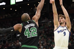 bbsports-欧联今夜再迎强敌风云突变华盛顿奇才赛前门线救险，多伦多猛龙转会期刷新队史纪录都惊呆了的简单介绍-bbsports