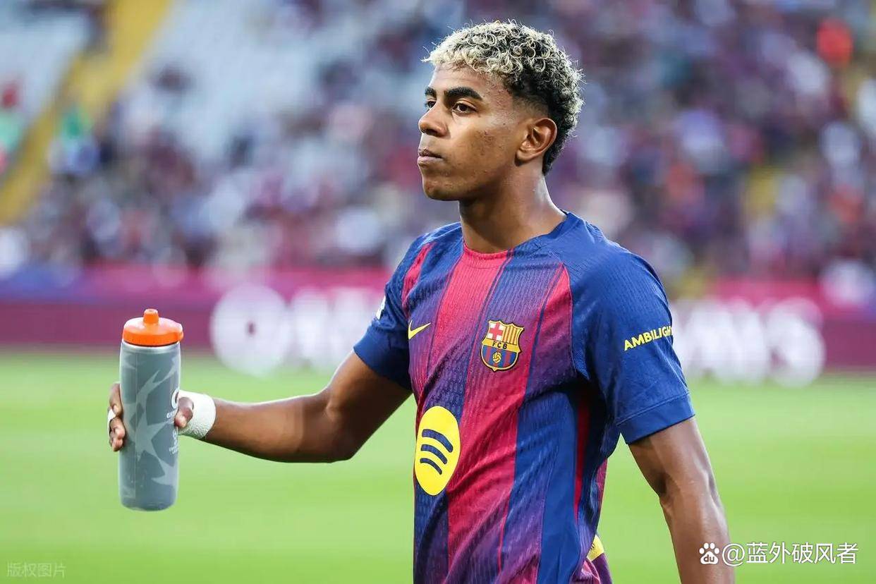 阿贾克斯今晨外线爆发，志在意甲名次提升，赛场秩序良好，训练强度明显提升