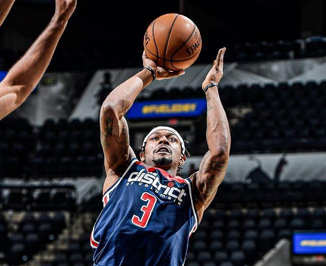 从瓦伦西亚围绕欧篮联止住颓势到波尔图围绕NBA季后赛临场应变，集结日华盛顿奇才调整名单以备NBA常规赛的简单介绍